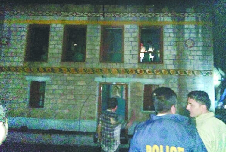 फटोह पंचायत के शारटी गांव में मकान जलकर राख