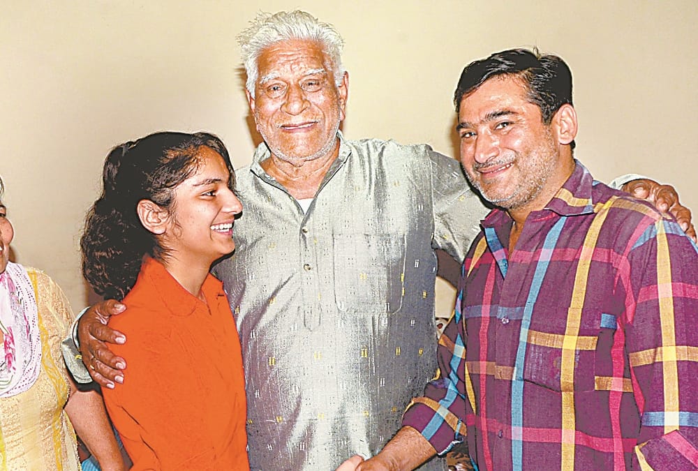 sanjay bhatiya wins three bhk flat amar ujala jackpot.