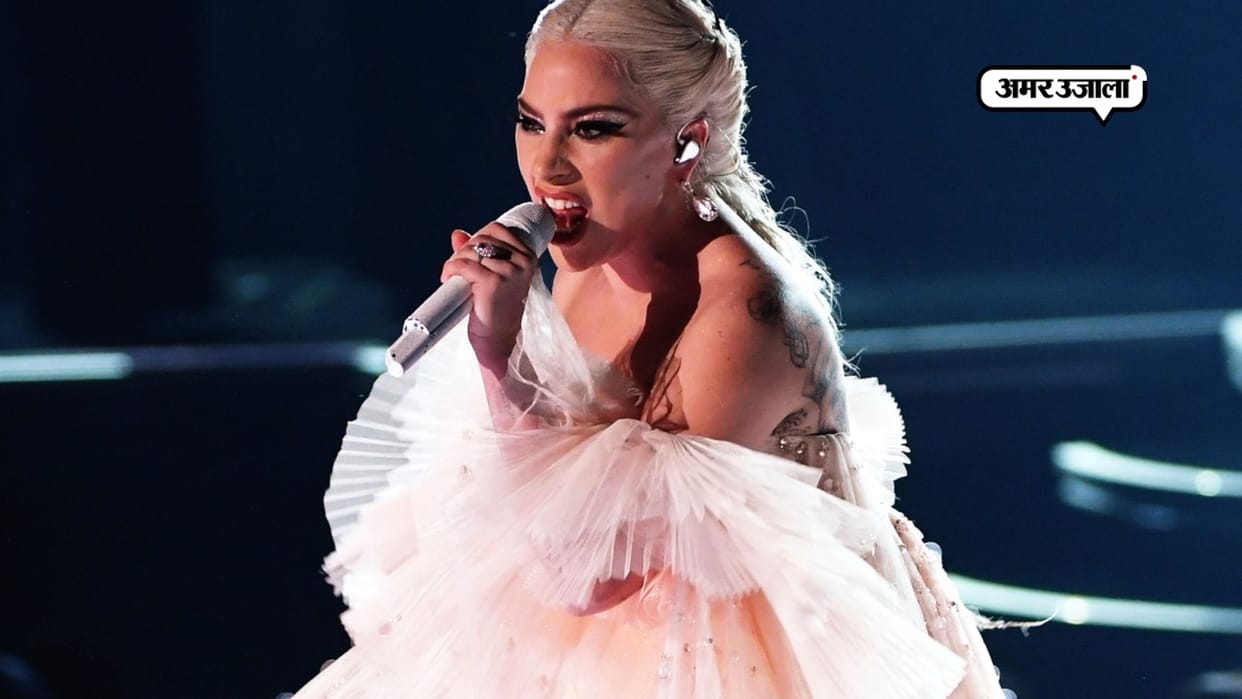 Pop star Lady Gaga trump, punctuation on pence if government's work stops