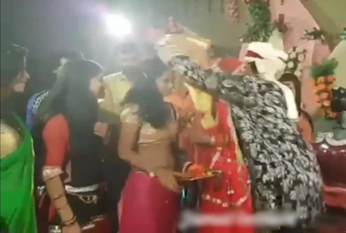 Amitabh bachchan shares this funny video from his twitter account