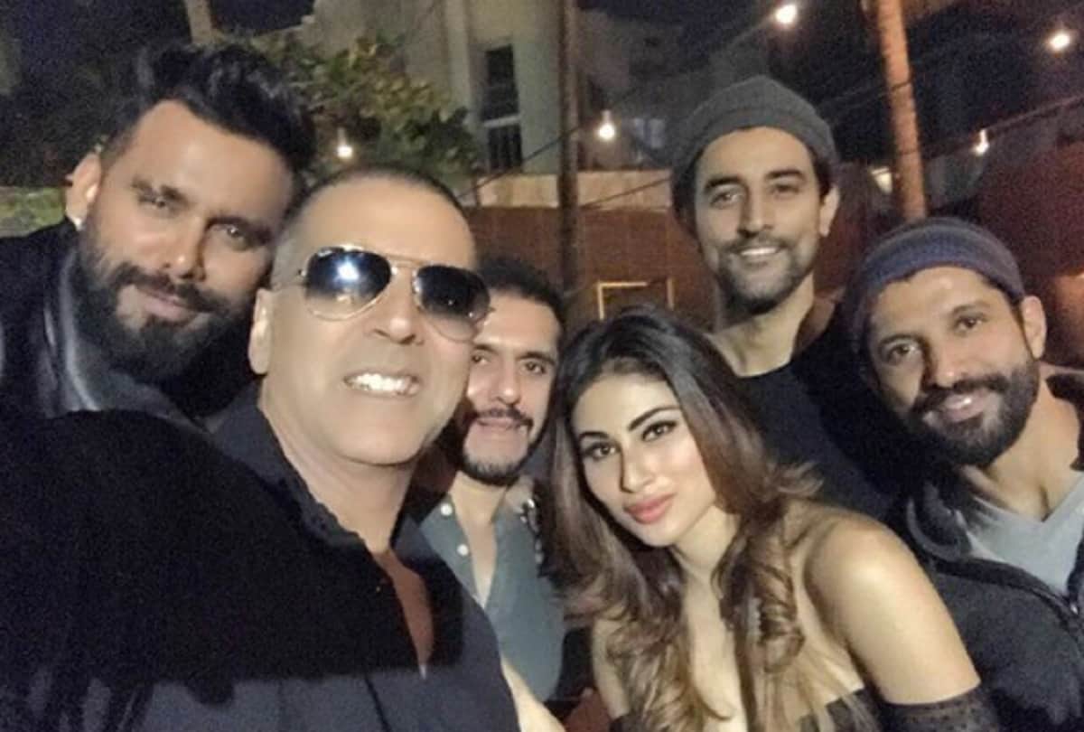 Akshay Kumar Gold actress Mouni Roy short dress pictures goes viral on internet 