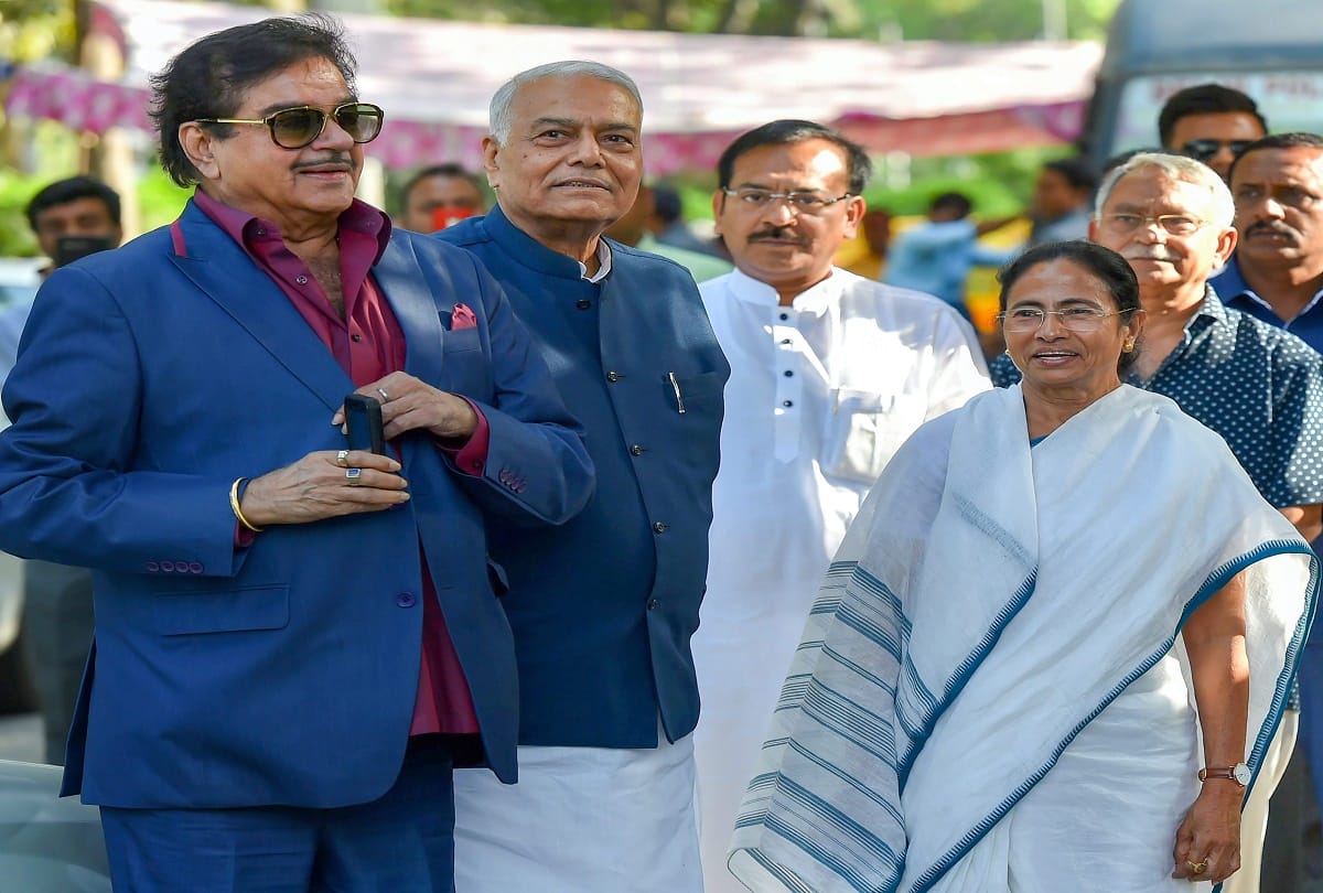 Shatrughan Sinha Mumbai Home Constable accidentally open Fire