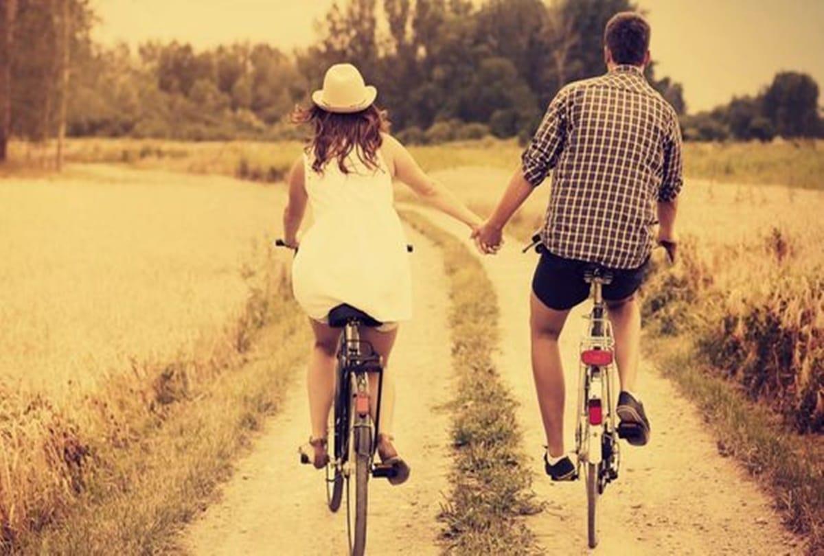 these signs of girls will tell you about their interest in you