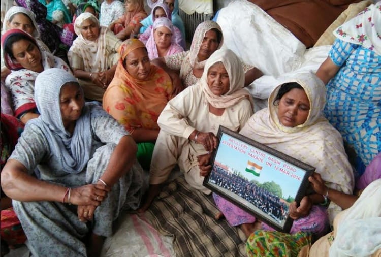 Indian Army Soldier Kuldeep Singh Died in Accident, Funeral in Village