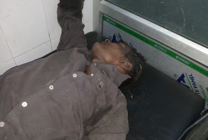 carelessness of doctors in district hospital sultanpur