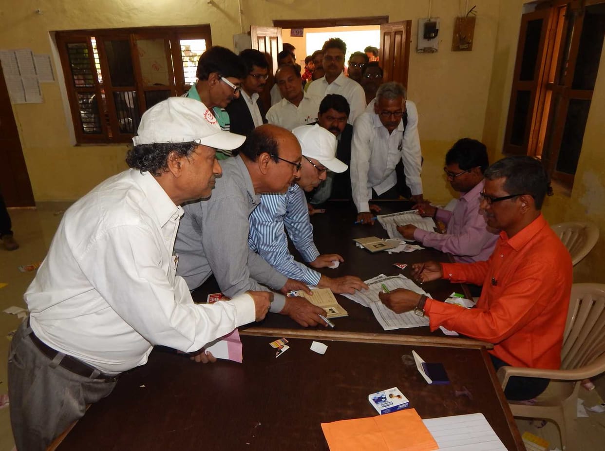 914 members voted on last day