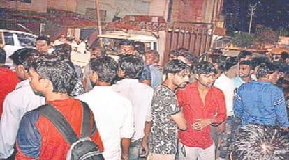 Tampering with woman at meerut, beating to husband and brother