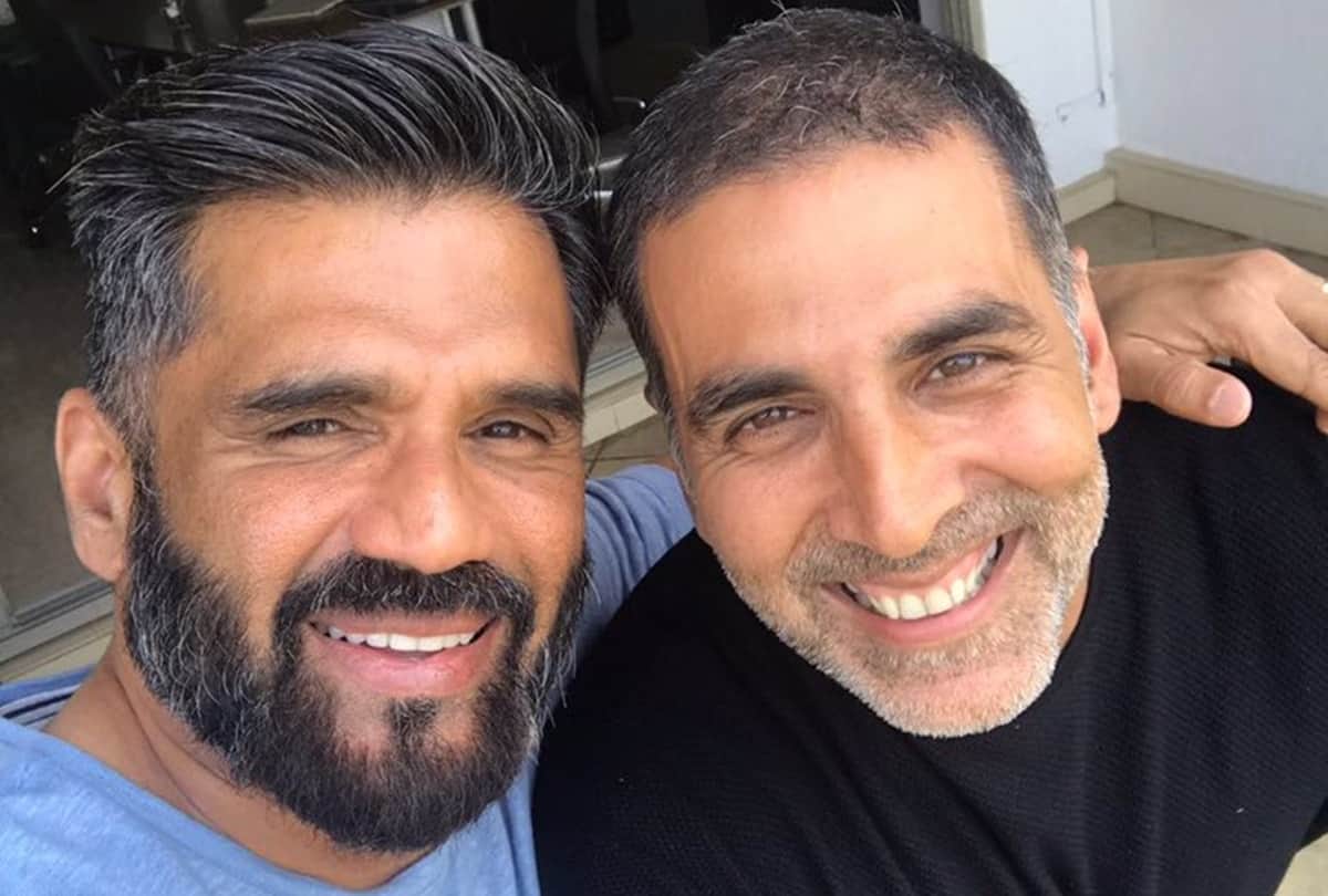suniel shetty and akshay kumar sefie viral on social media