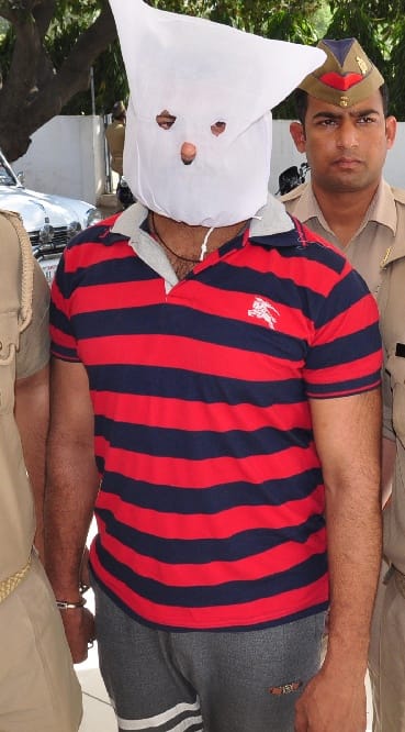 This crook was robbed on the petrol pump