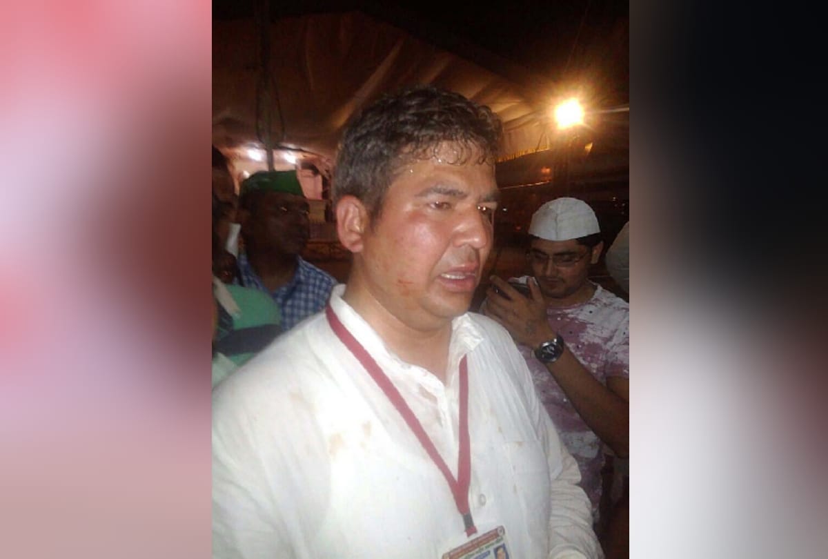 anna hazare supporter sushil bhatt was beaten by dcp on wednesday