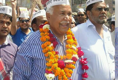 Two doctors in Kanpur do treatment for free