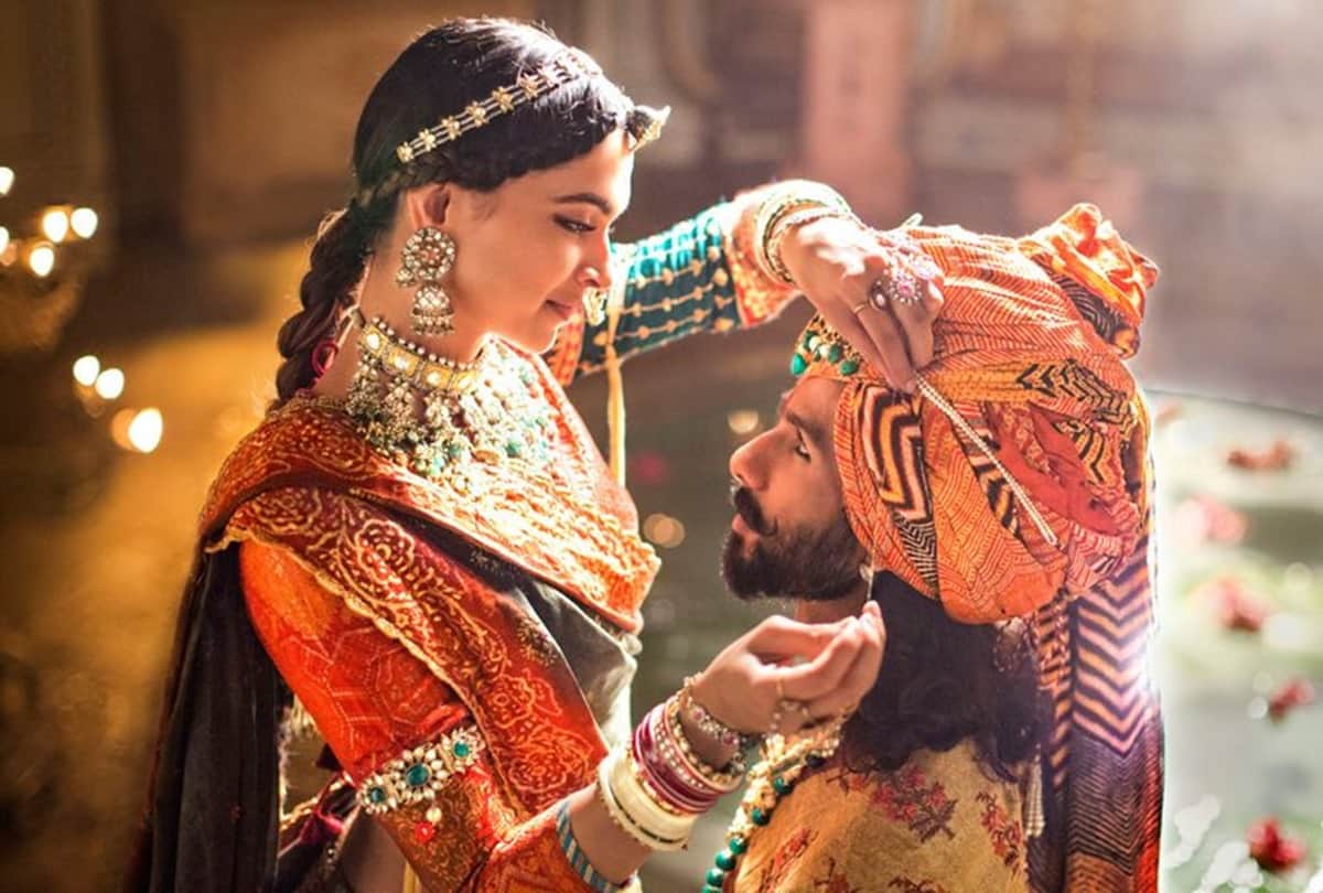 Deepika Padukone fans throng to Mumbai theatre to watch her film padmaavat