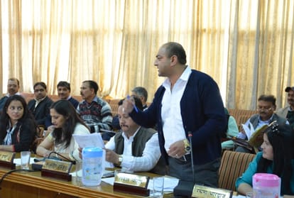 MC shimla rolls back the decision of hike in garbage collection fees