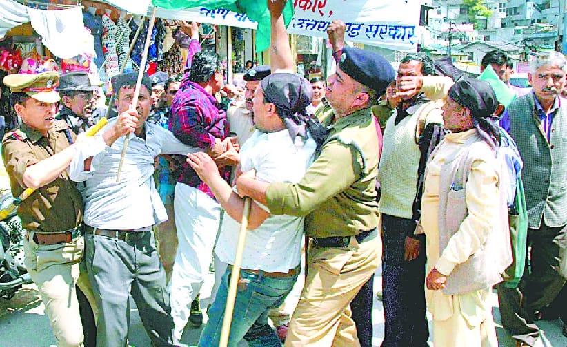 Farmer arrested for showing black flags to finance minister