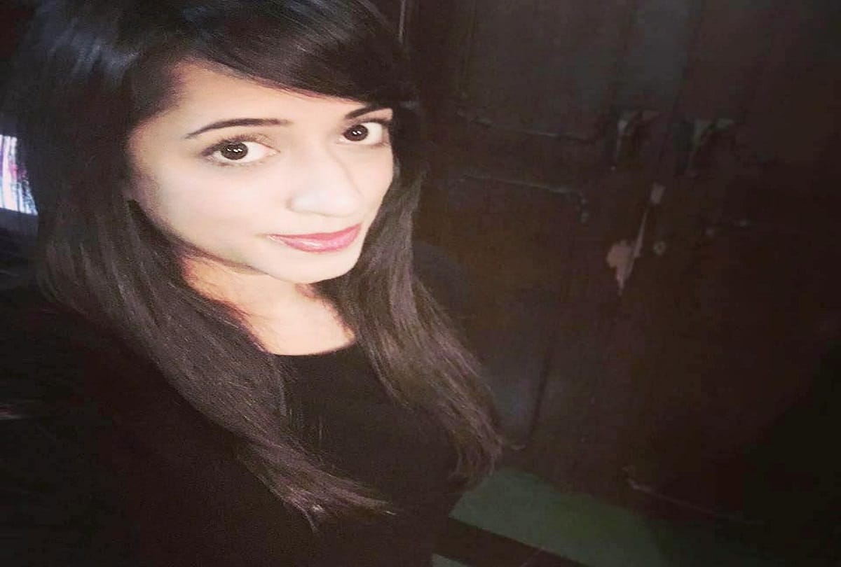 6 bollywood villains beautiful daughter see the photos here