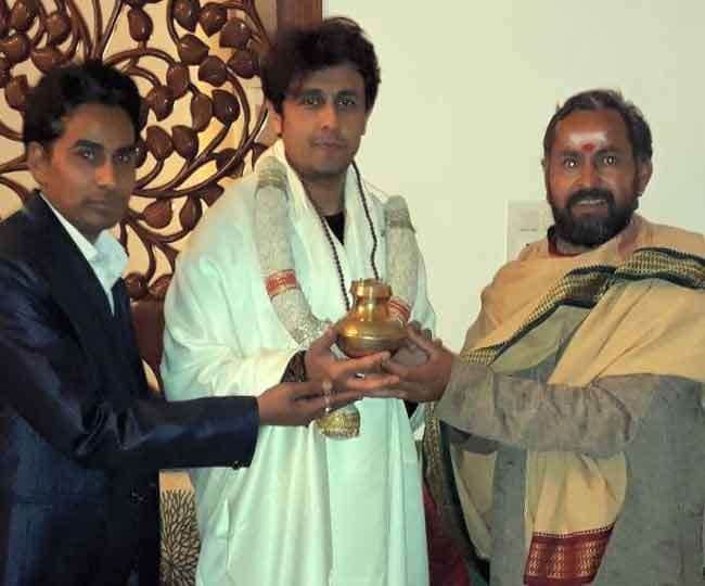 Bollywood big singer in rishikesh