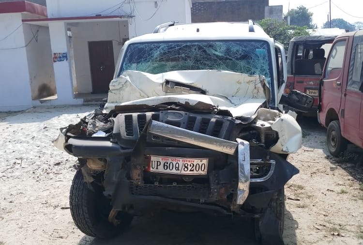 scorpio collapsed with truck, three dead