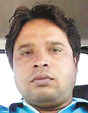 In the fights of mining, the young man tied up with a cottage