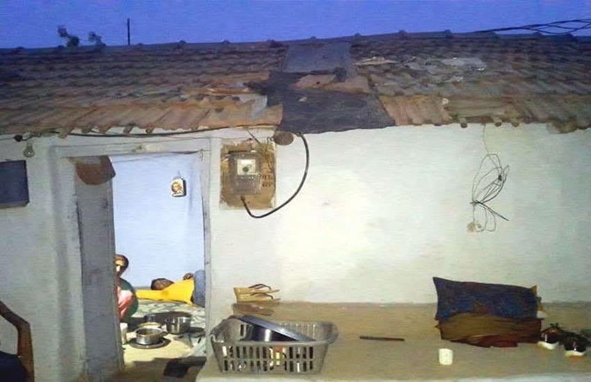 Millionaire businessmen married a girl who is living in a cottage at Indore
