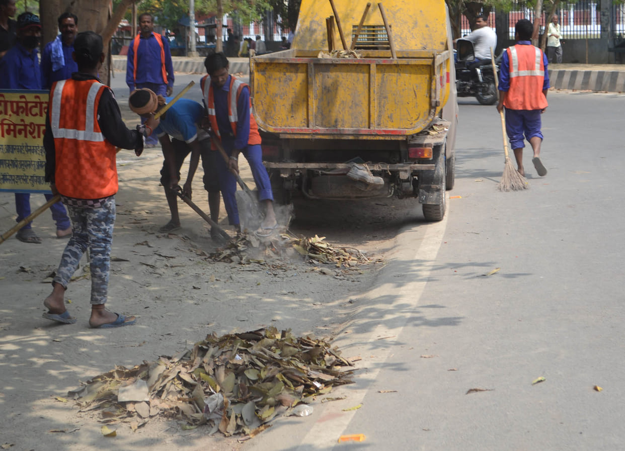 Do not clean the villages in the absence of employees