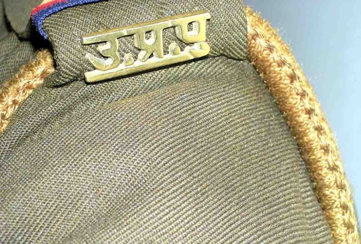 women reached to police station in up for his child