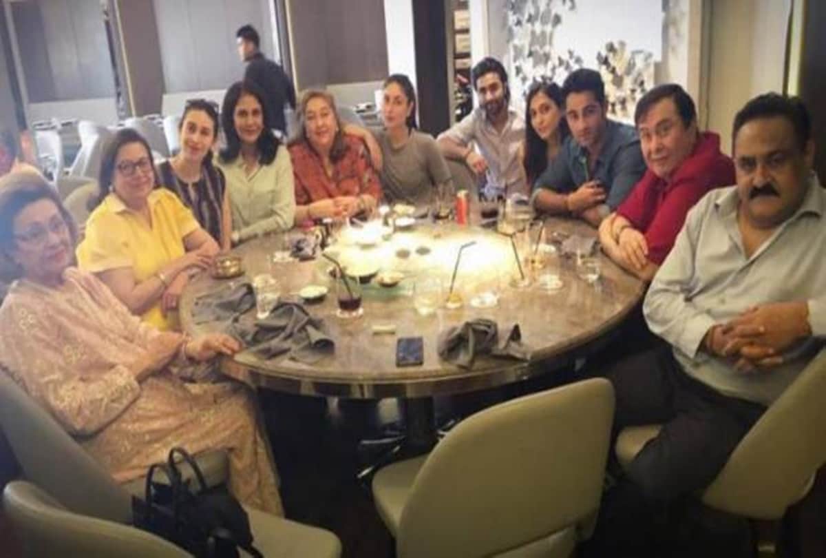 Kareena Kapoor Khan kapoor attend get together with Kapoor clan