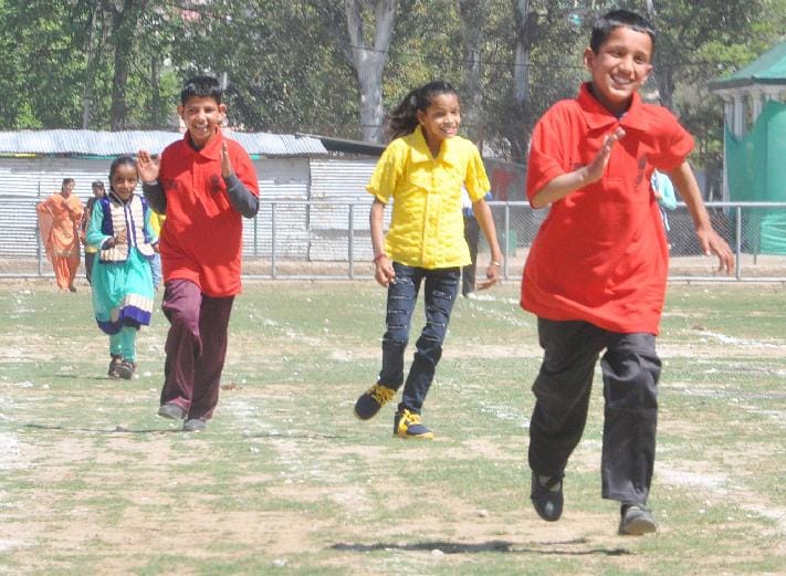 खेल विभाग की मनाही के बाद जोखिम भरे ट्रैक पर दौड़ा दिए दिव्यांग