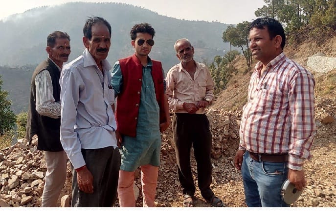 Villagers of Gwinaad surrounded junior engineer
