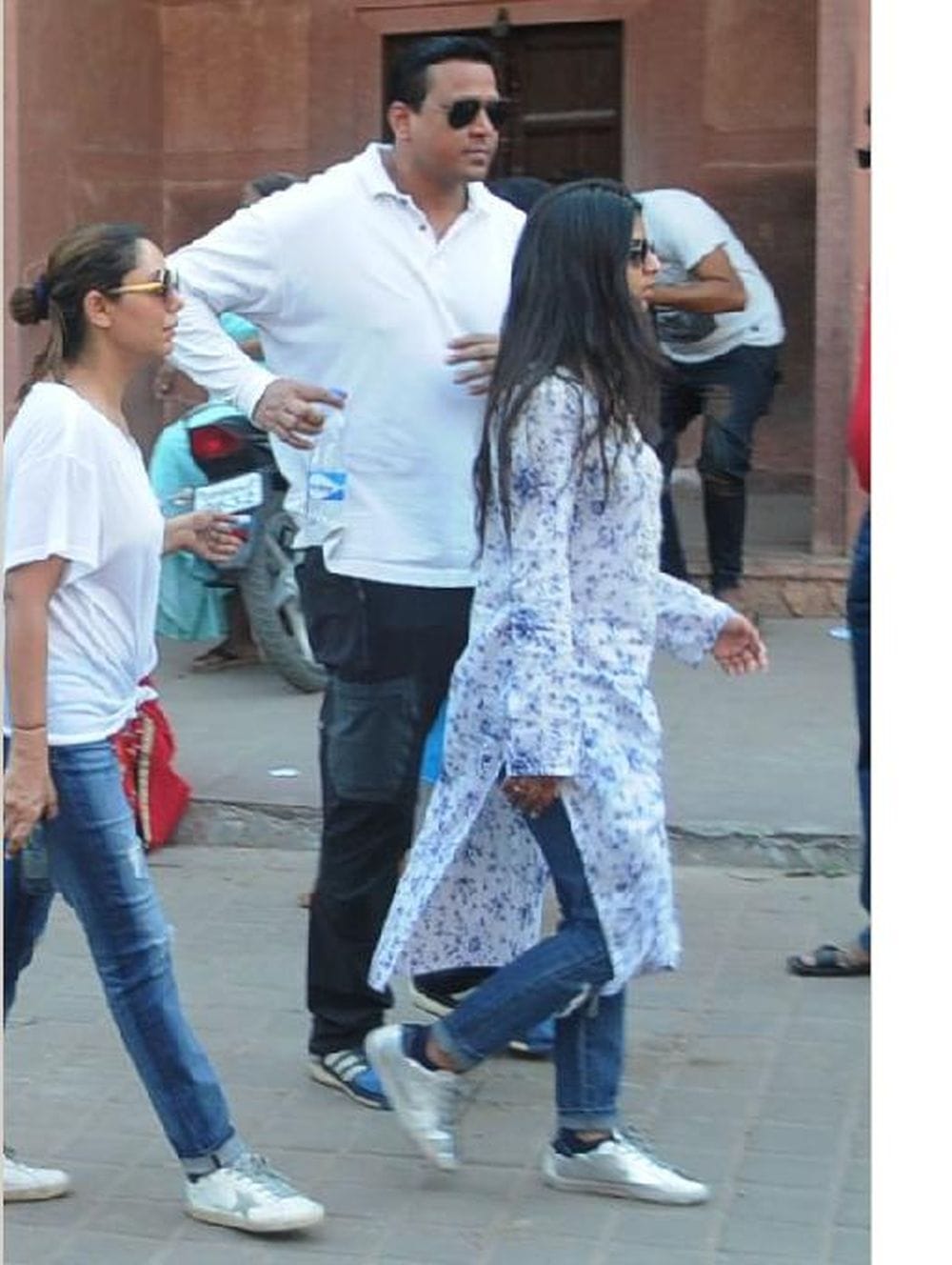 shahrukh khan's family visited taj mahal
