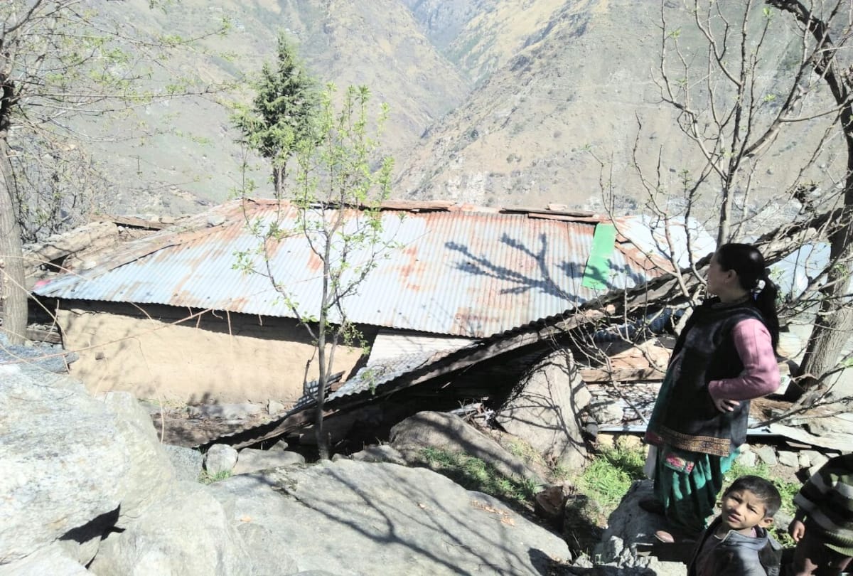 big loss to property due to Storm at shimla rampur