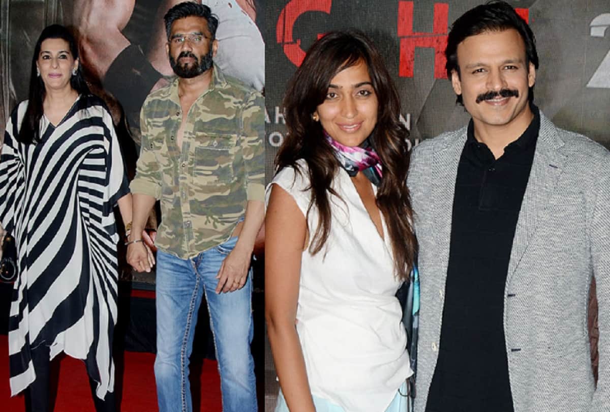 Tiger Shroff Jackie Shroff along with Akshay Kumar spotted Baaghi 2 screening in Mumbai 