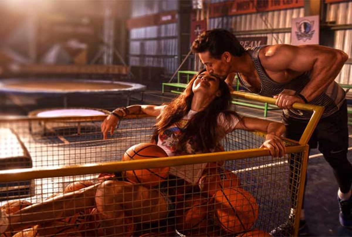 Tiger shroff and disha patani baaghi 2 movie celebrities review   