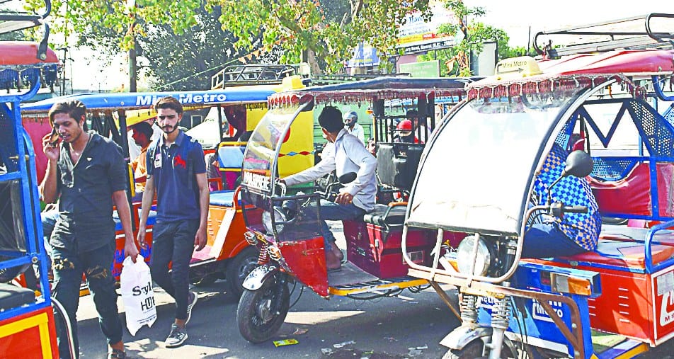 garh road auto riksha ko rokne badi chunoti