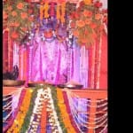बालाजी मंदिर में सजा फूल बंगला