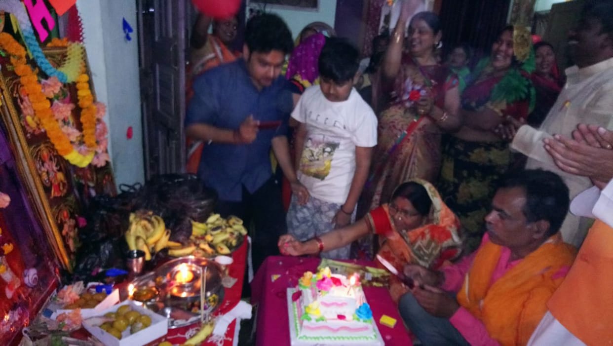Worship of Hanuman ji with devotion