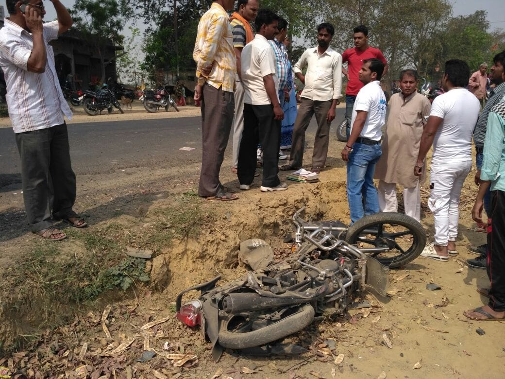 बस की चपेट में आने से चचेरे भाइयों की मौत