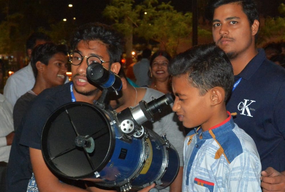 pics of blue moon in lucknow.