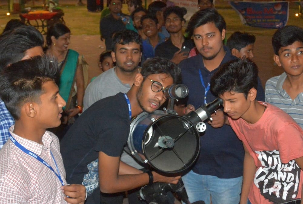pics of blue moon in lucknow.