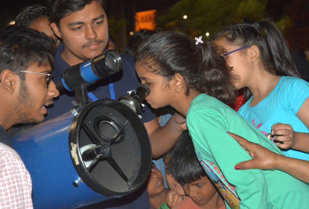 pics of blue moon in lucknow.