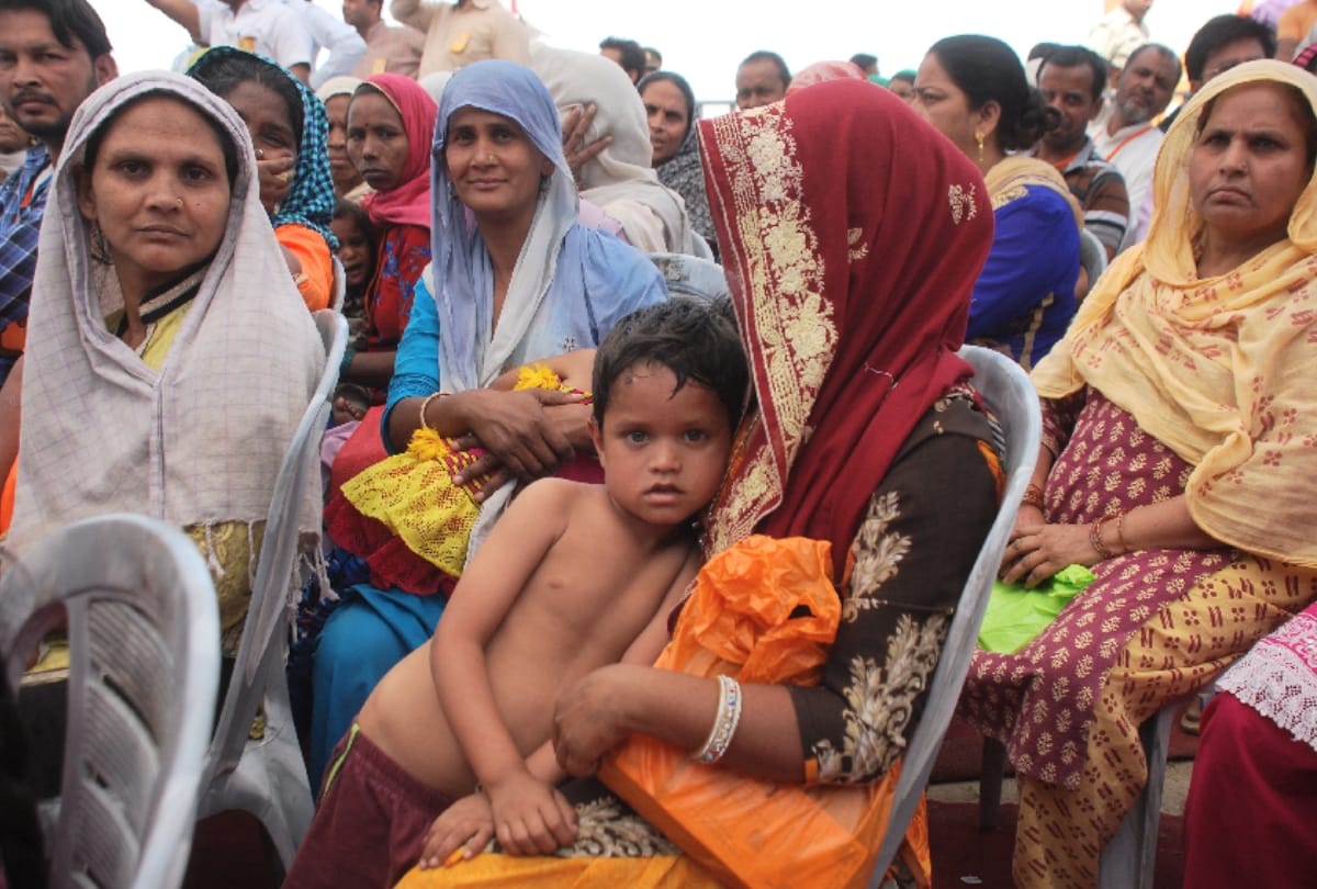 in cm yogi adityanath rally boy made naked as shirt was black, women sent back for black dress