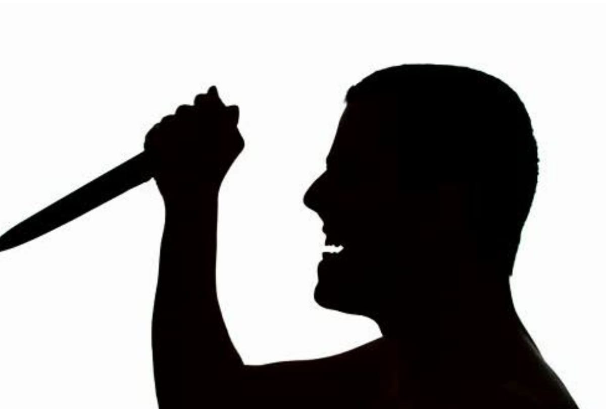 mad man spread terror with knife, children caught him