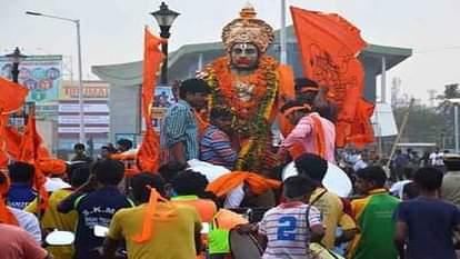 Watch: Devotees celebrate 'Hanuman Jayanti' in Varanasi