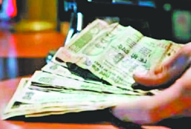 Indian Currency Not Good for Health, May Cause Diseases