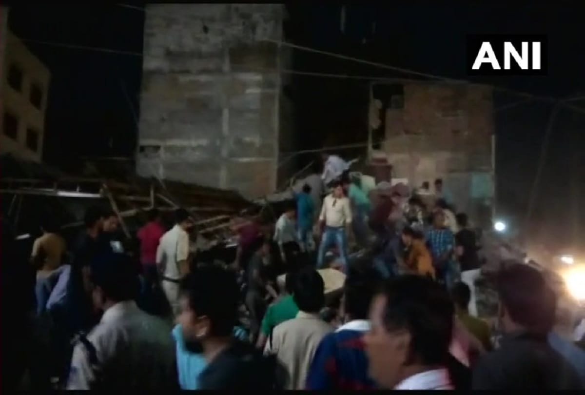 Madhya Pradesh A hotel building has collapsed near Sarvate bus stand in Indore