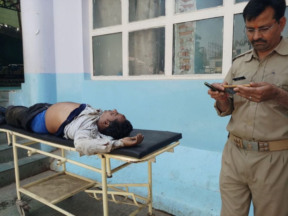 agra one man died in road accident 
