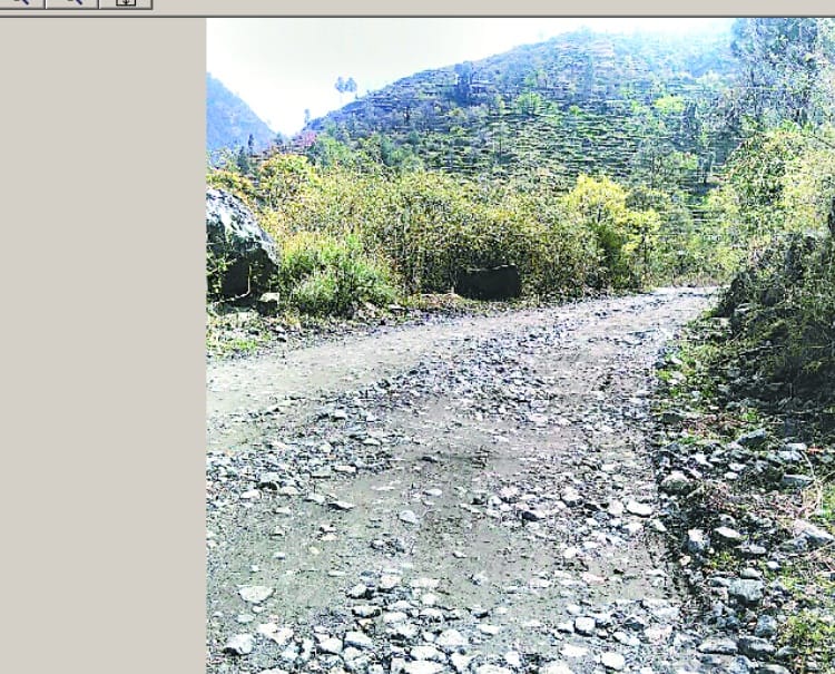 दो बार लगाया करोड़ों का टेंडर, नहीं सुधरी सड़क