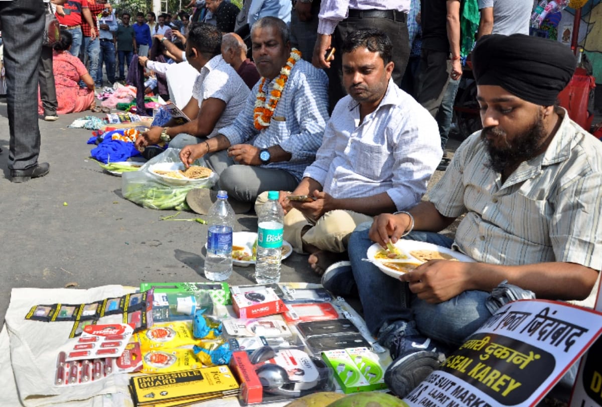 manoj tiwari to solve sealing problems of traders