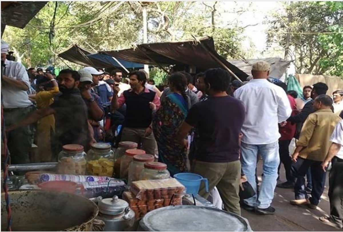 Varun Dhawan Spotted At Shankar Market in Connaught Place In New Delhi For Film Sui Dhaaga