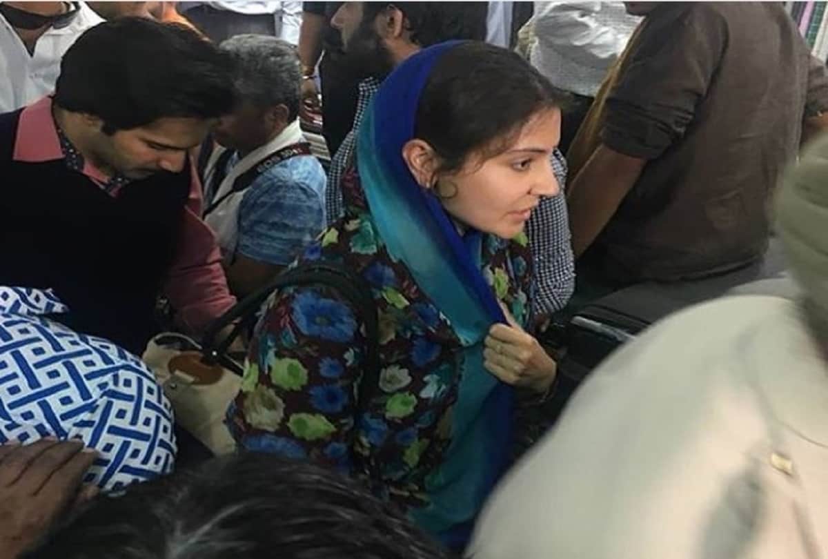 Varun Dhawan Spotted At Shankar Market in Connaught Place In New Delhi For Film Sui Dhaaga