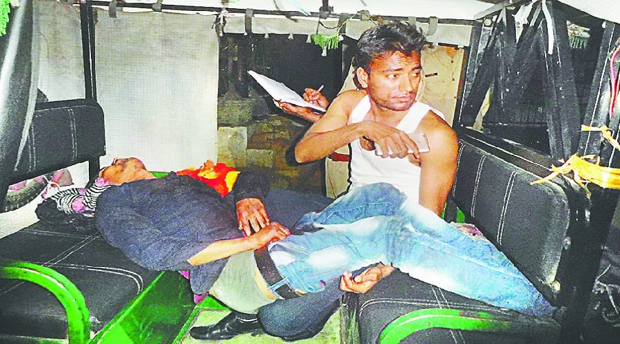murders of a youth on non payment of interest in meerut